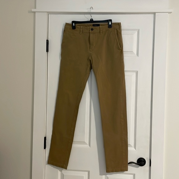 Other - Men’s slim fit American eagle pants lightly worn